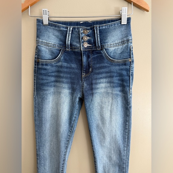 Wallflower High Rise Blue Jeans - Picture 16 of 17